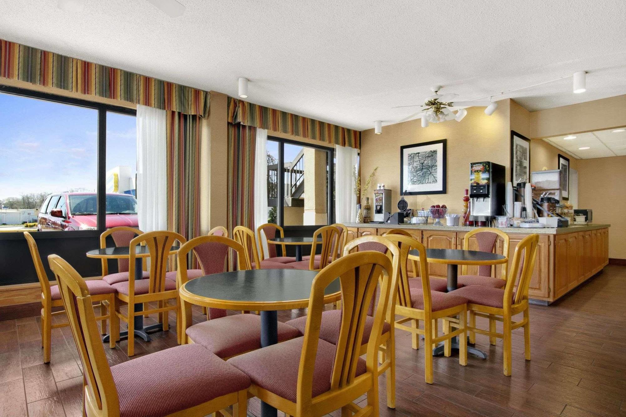 Motel Super 8 By Wyndham Oxford Exteriér fotografie
